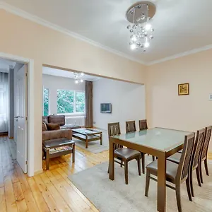 https://central-apartment-1463-4.sofiahotelsbg.com