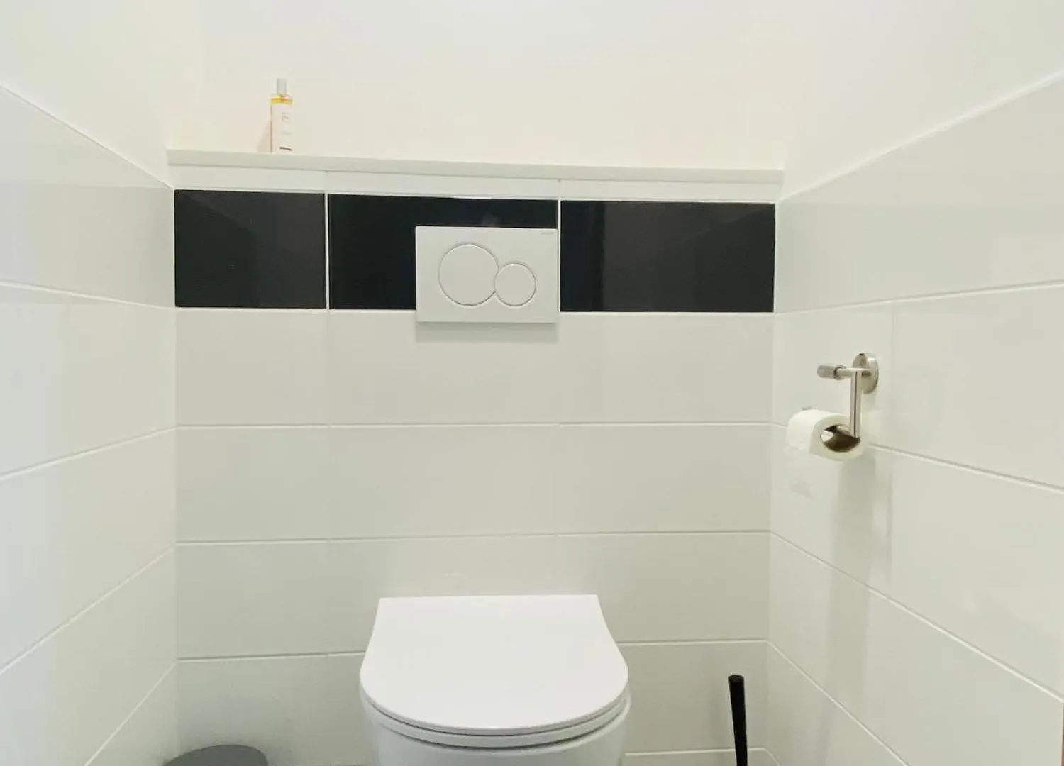 The Share House Apartment Tille