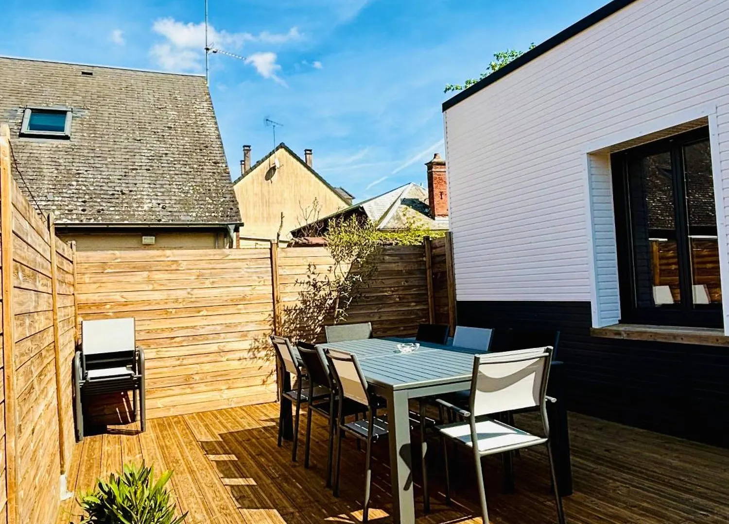 The Share House Apartment Tille France